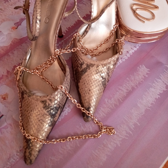 Shoes - Picture 2 of 4